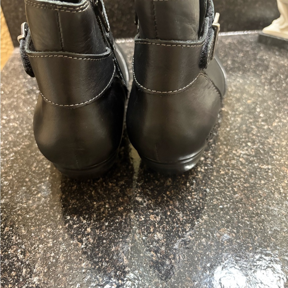 Addiction Black Ankle Boots with Sleek Design - Picture 4 of 6
